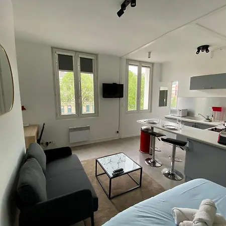 Once Upon A Time In - 213 アパート